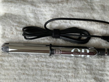 Load image into Gallery viewer, GodLi Beauty Titanium Flat Iron
