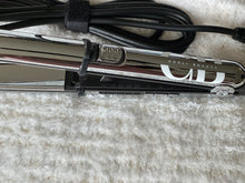 Load image into Gallery viewer, GodLi Beauty Titanium Flat Iron